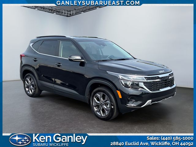 Vehicle image 3 of 28
