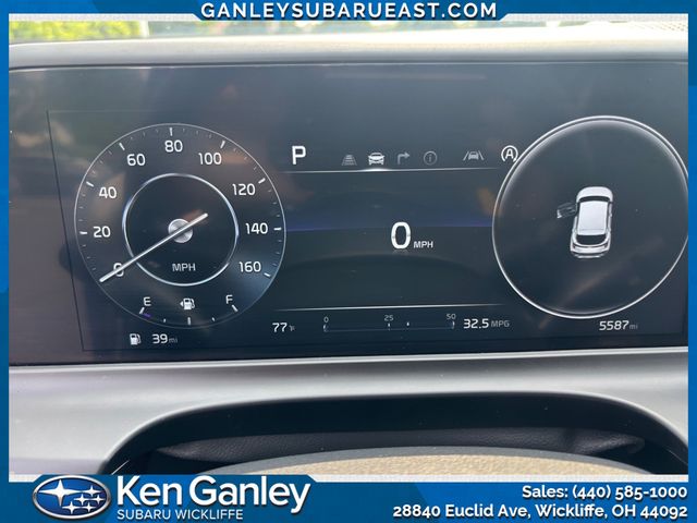 Vehicle image 16 of 28