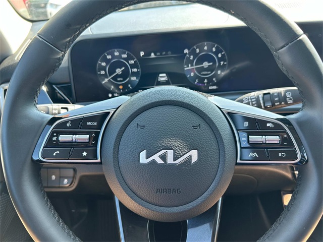 Vehicle image 15 of 31