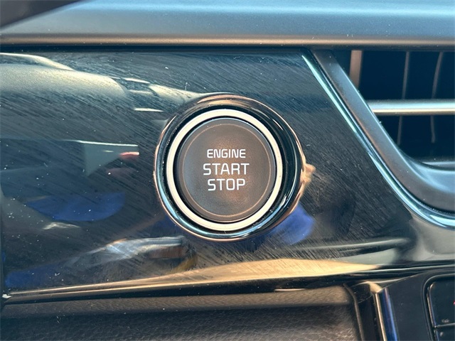 Vehicle image 18 of 31