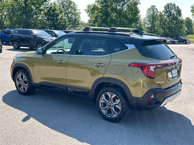 Vehicle image 8 of 31