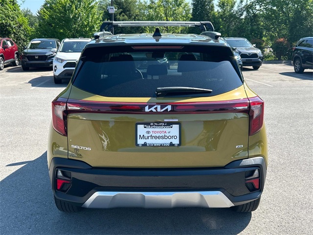 Vehicle image 7 of 31