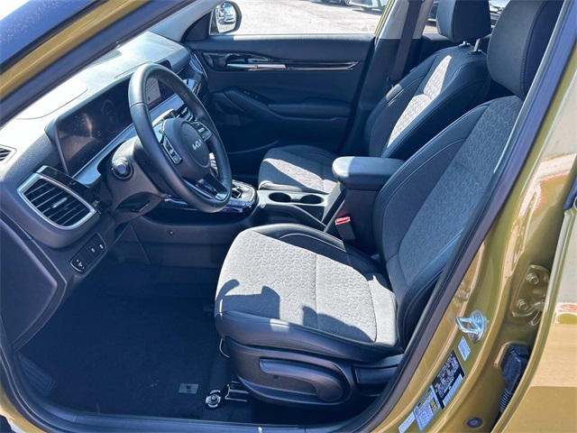Vehicle image 13 of 31