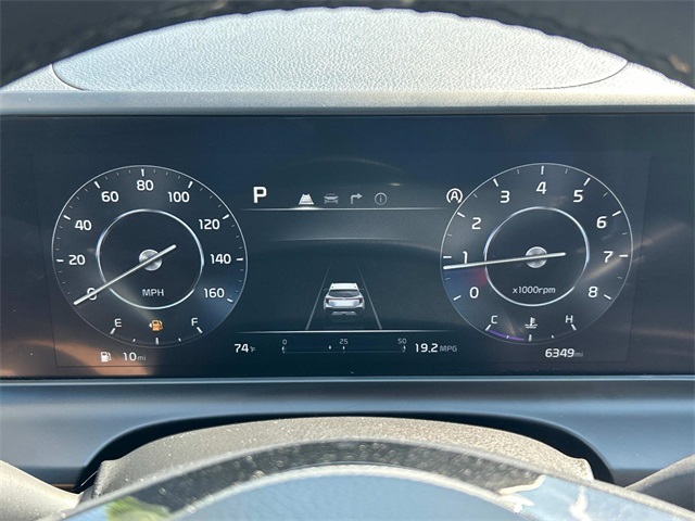 Vehicle image 16 of 31