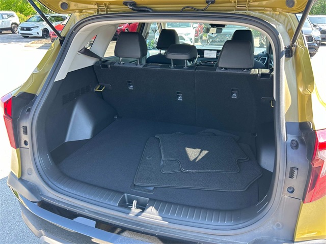 Vehicle image 11 of 31
