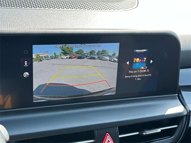 Vehicle image 21 of 31