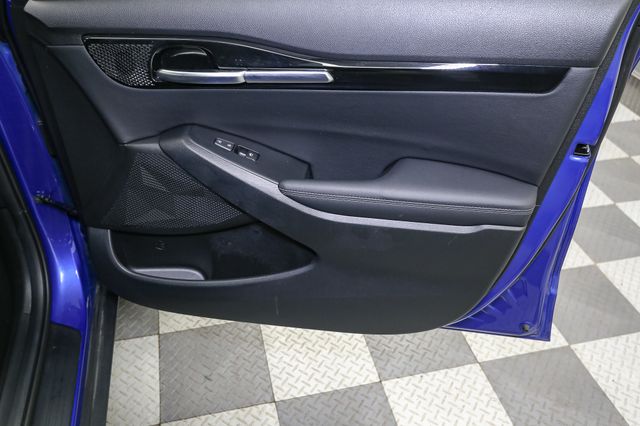 Vehicle image 36 of 46