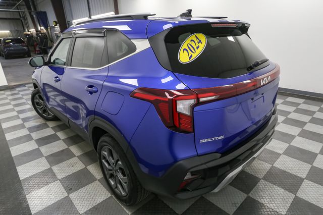 Vehicle image 10 of 46