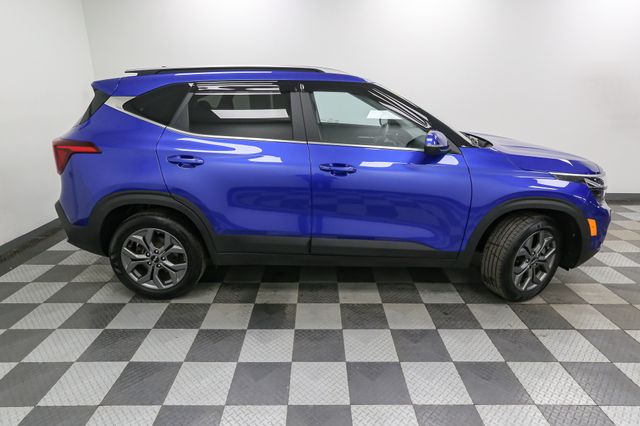 Vehicle image 8 of 46