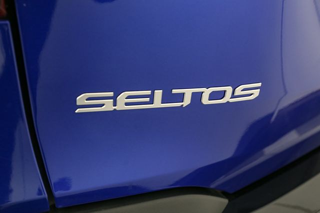 Vehicle image 24 of 46