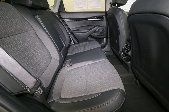 Vehicle image 16 of 46