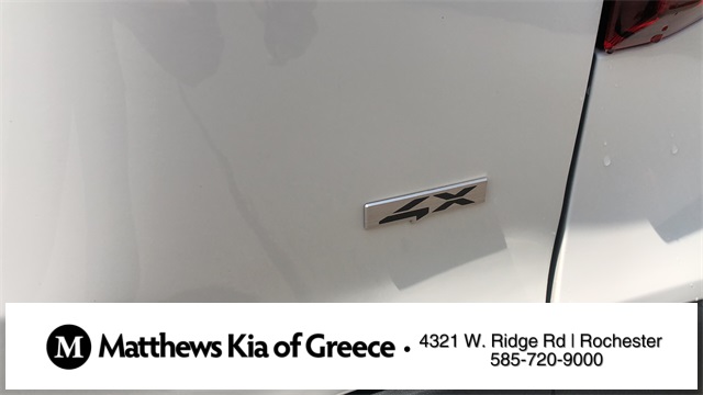 Vehicle image 21 of 34