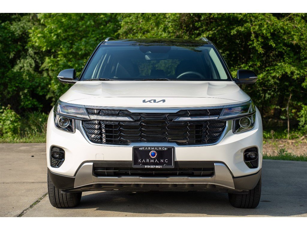 Vehicle image 2 of 41