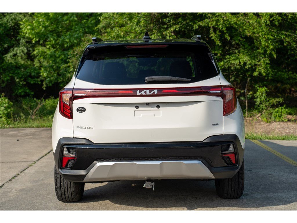 Vehicle image 4 of 41