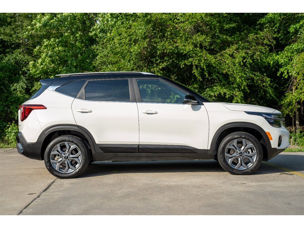 Vehicle image 3 of 41