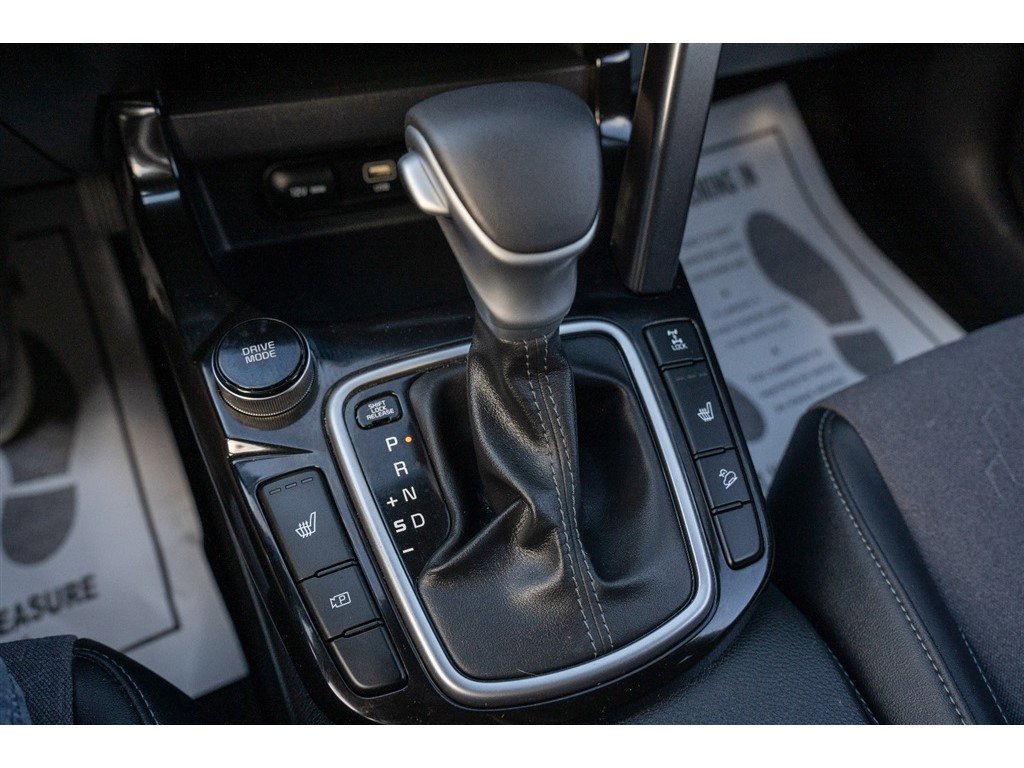 Vehicle image 32 of 41