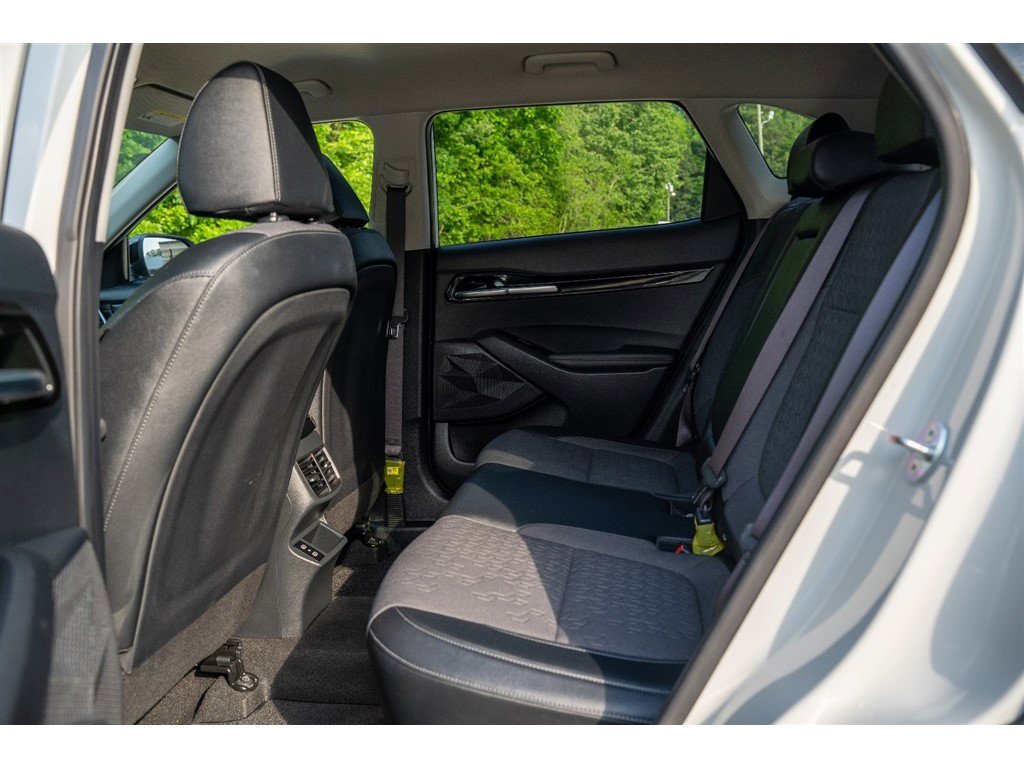 Vehicle image 14 of 41