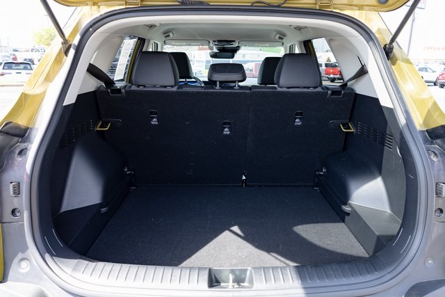 Vehicle image 10 of 18