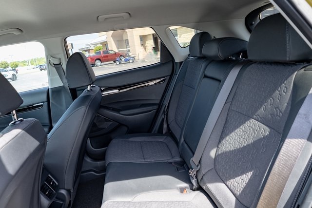 Vehicle image 12 of 18