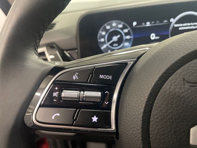 Vehicle image 20 of 33