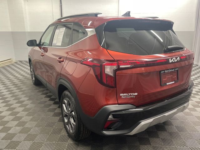 Vehicle image 7 of 33