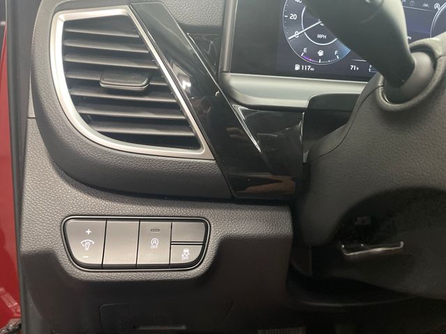 Vehicle image 23 of 33