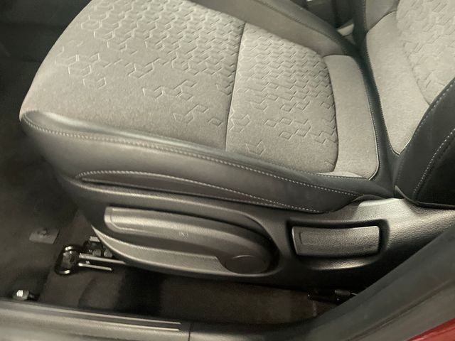 Vehicle image 13 of 33