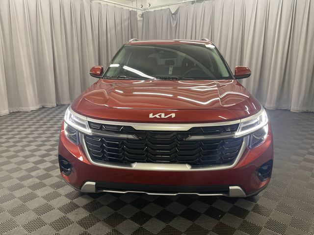 Vehicle image 2 of 33