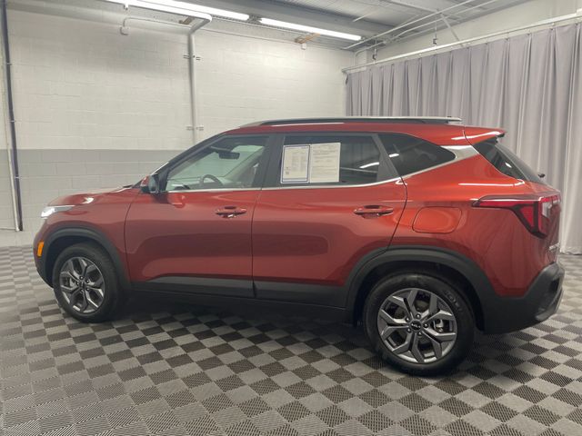 Vehicle image 6 of 33