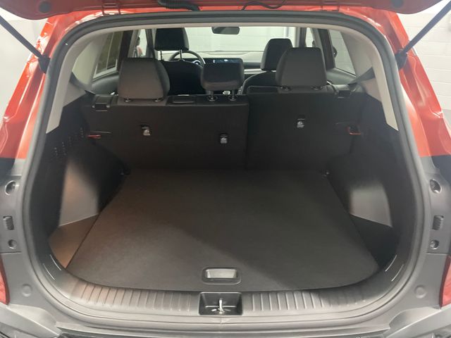 Vehicle image 27 of 33