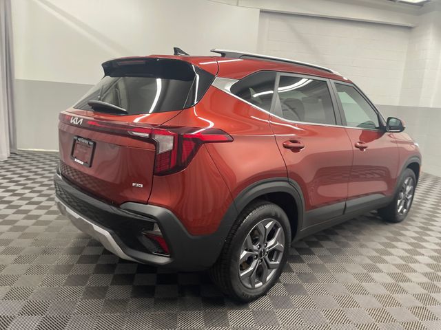 Vehicle image 4 of 33