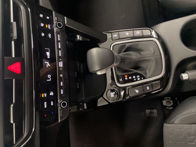 Vehicle image 16 of 33
