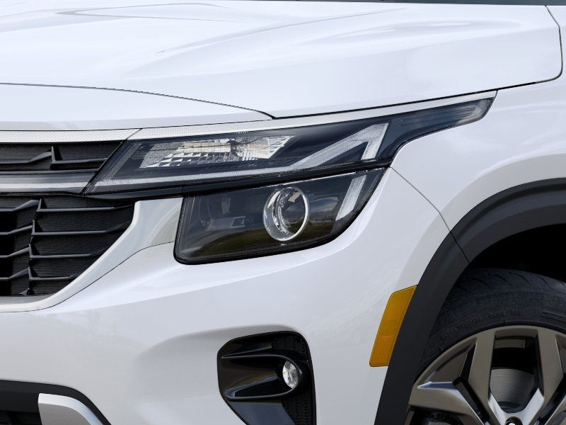 Vehicle image 10 of 27