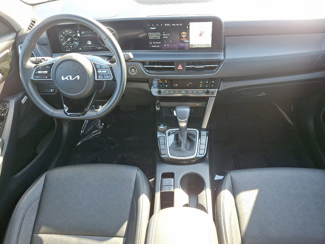 Vehicle image 15 of 31