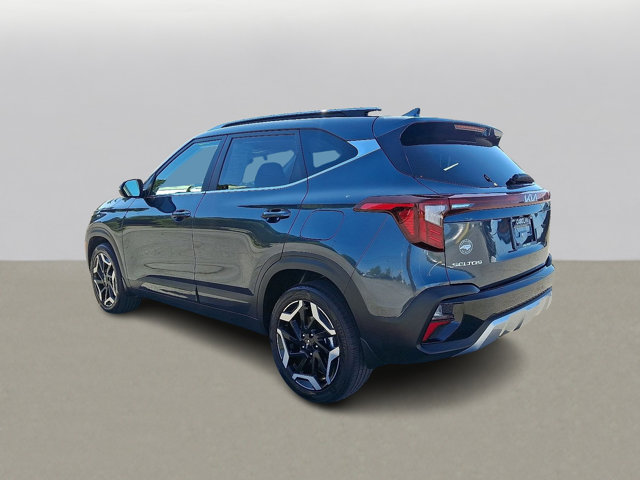Vehicle image 10 of 31