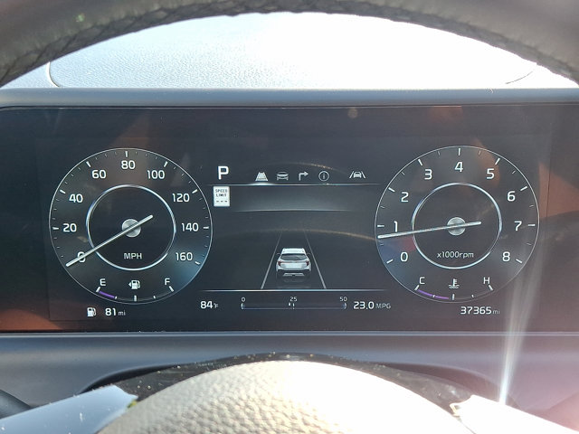 Vehicle image 25 of 31