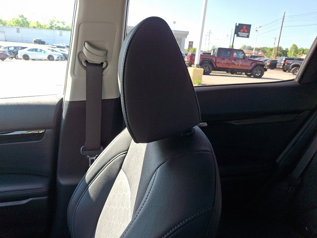 Vehicle image 17 of 31
