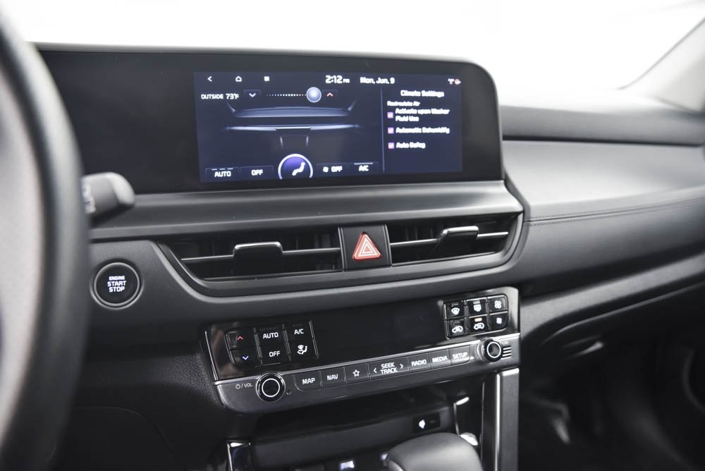 Vehicle image 21 of 25