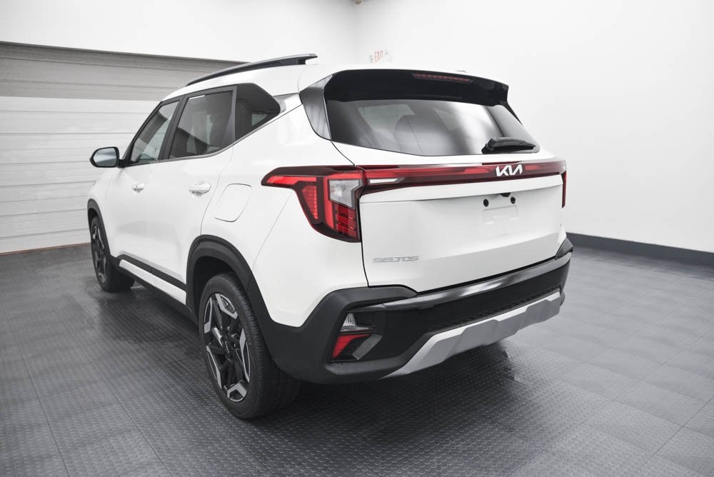 Vehicle image 5 of 25
