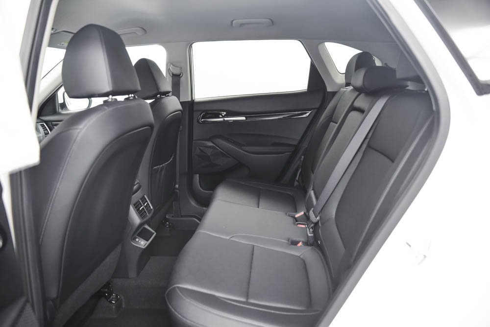 Vehicle image 11 of 25