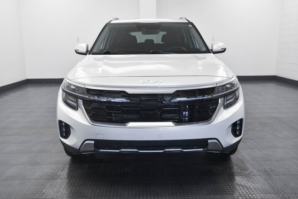 Vehicle image 2 of 25