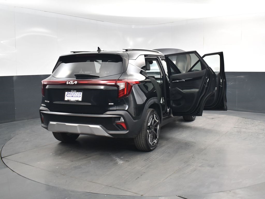 Vehicle image 8 of 30