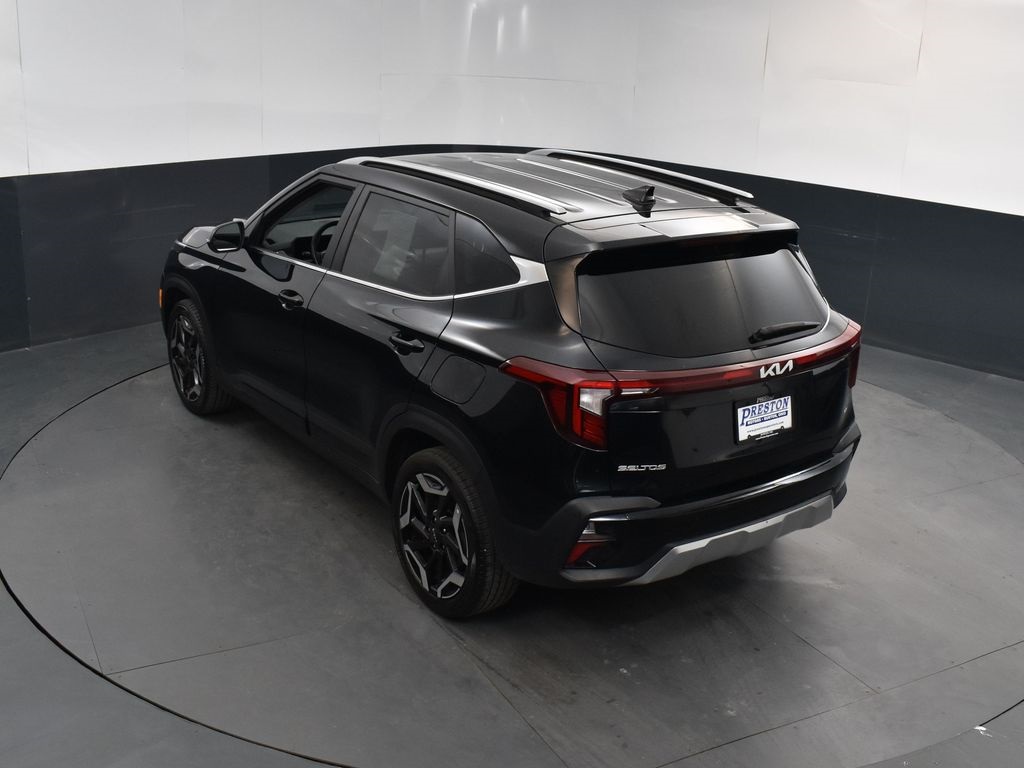 Vehicle image 17 of 30