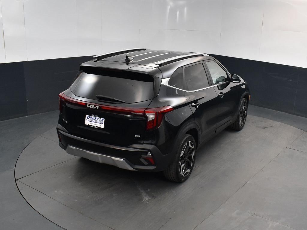 Vehicle image 10 of 30