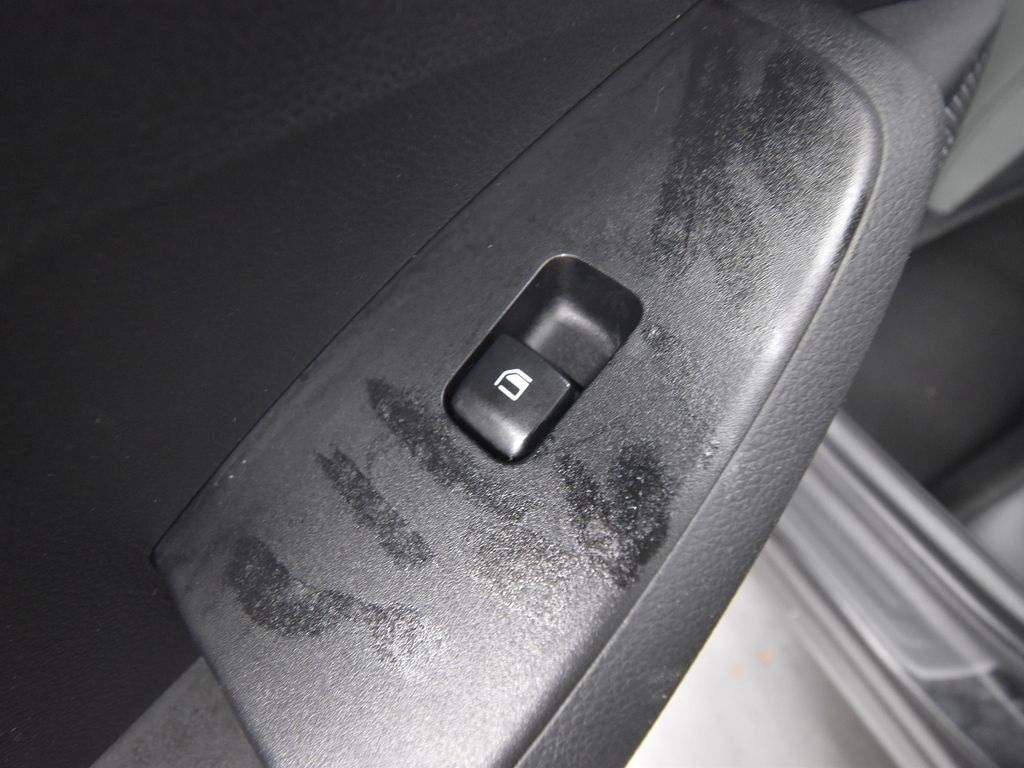 Vehicle image 29 of 30