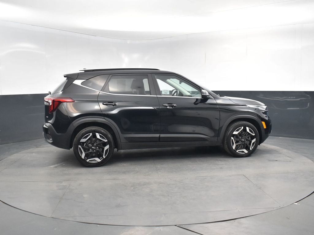 Vehicle image 11 of 30