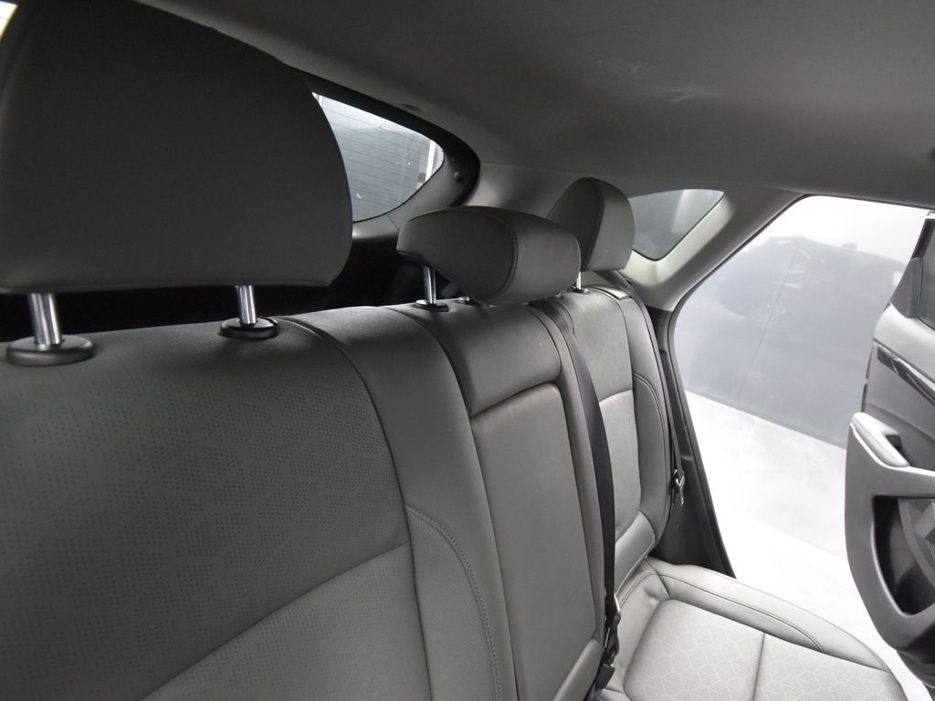 Vehicle image 21 of 30
