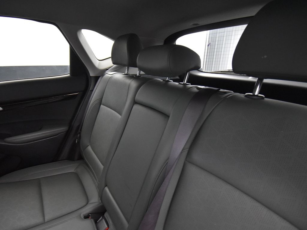 Vehicle image 20 of 30