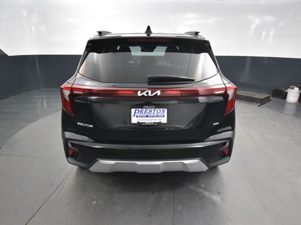 Vehicle image 12 of 30