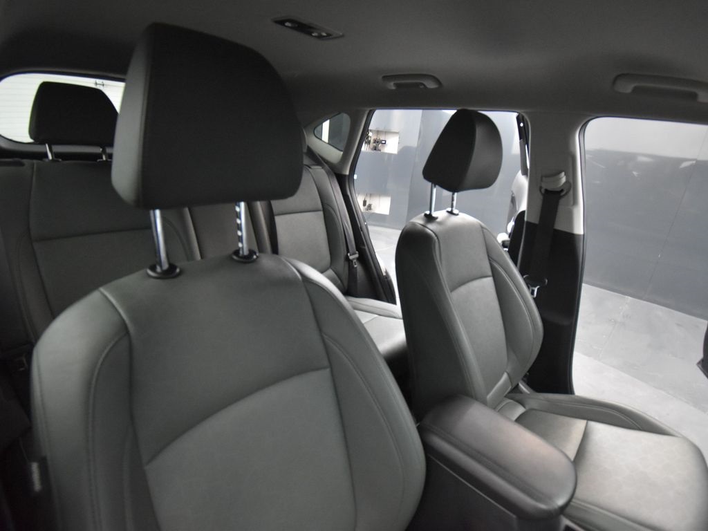 Vehicle image 22 of 30